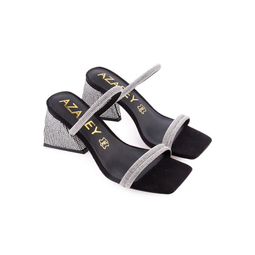 Chinelo AZAREY