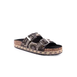 Chinelo ISTERIA
