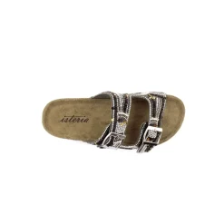 Chinelo ISTERIA